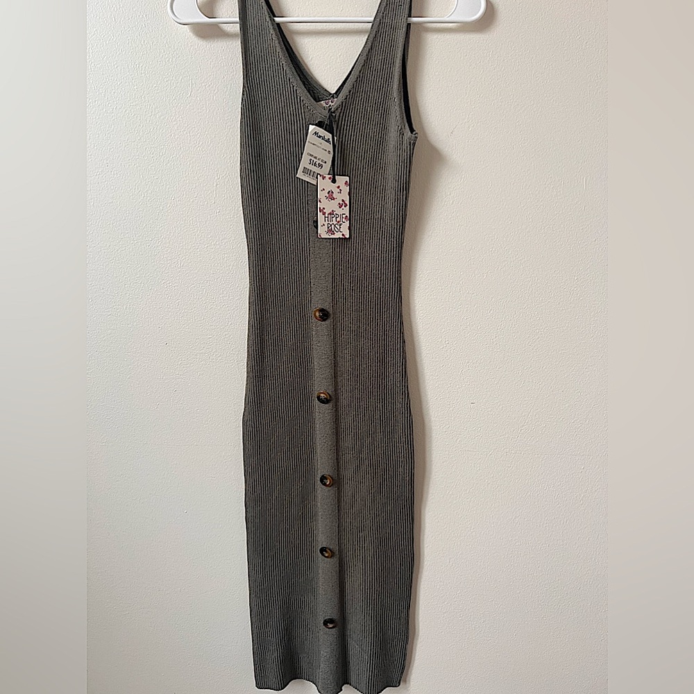 Ribbed bodycon midi dress!